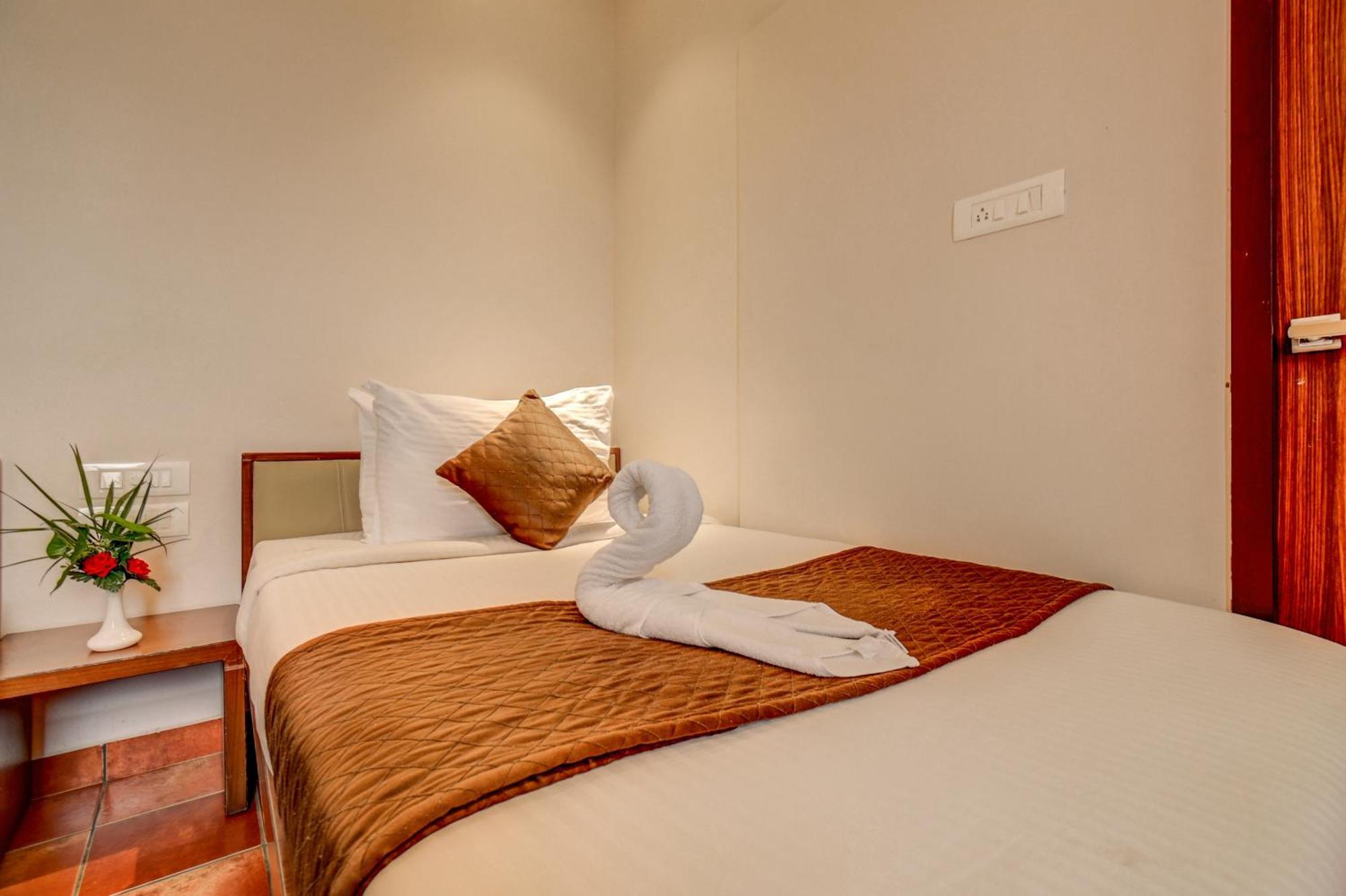Hotel J N Stay Mysore - 12 Minutes To Mysore Palace Eksteriør bilde
